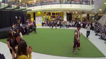 Russell-flashmob-marriage-proposal-to-Van-at-Highpoint-shopping-centre
